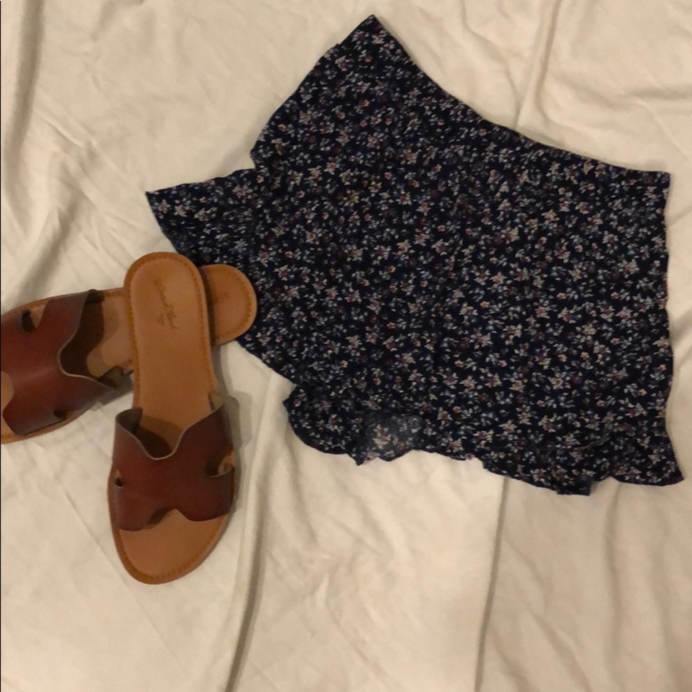 Ruffle shorts